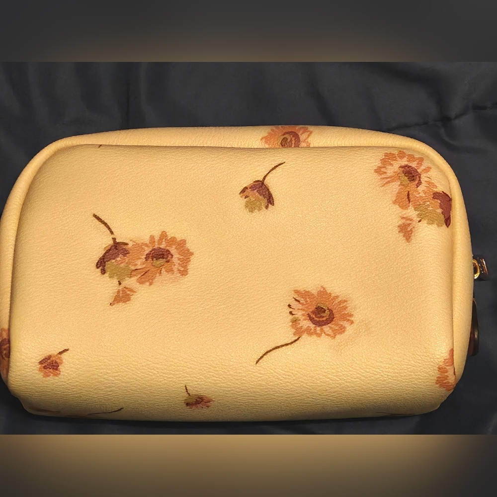 NWOT Coach Japan Exclusive Floral Cosmetic Case C3299 – Rare Limited Edition - Picture 3 of 12